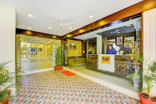 hotel with meeting room in vadapalani, chennai - sky bay residency