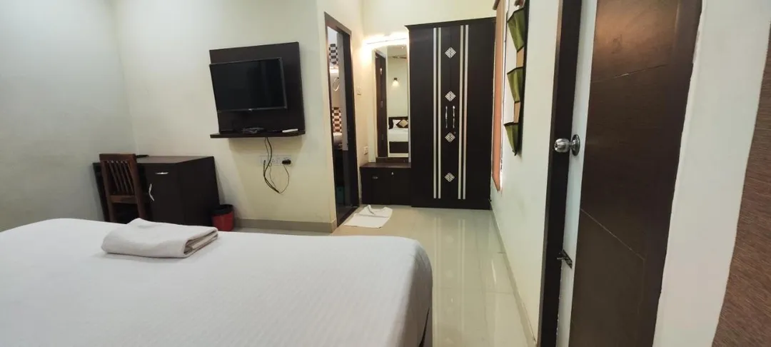 hotels for couple in stayz inn hotels chennai