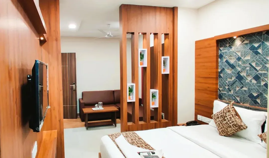 hotel in vadapalani, chennai for family - the parion business class hotel