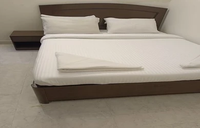 hotels for unmarried couples in twilight residency chennai