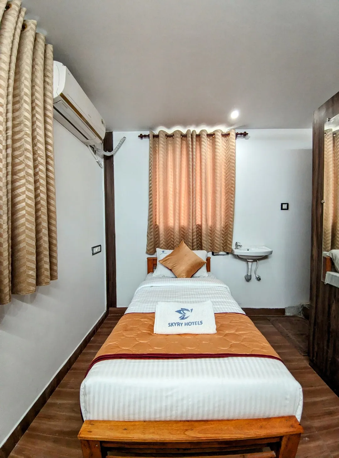 best day time hotels in skyry hotels singanallur coimbatore