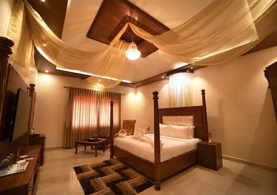 hotel with bar in cheran maanagar, coimbatore - sr jungle resort