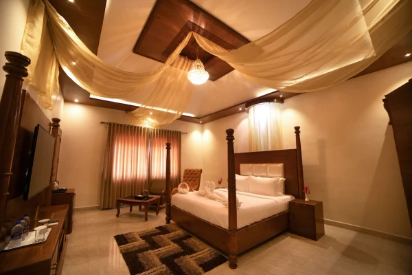 hotel with banquet hall in cheran maanagar, coimbatore - sr jungle resort
