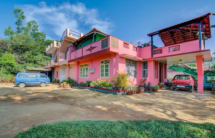 Homestay in madikeri, coorg with Swimming Pool - the bee hive homestay