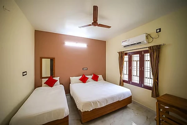 hotel with free parking in five falls road, courtallam - the pothigai palace