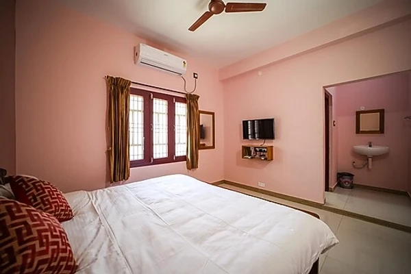 hotel in five falls road, courtallam for family - the pothigai palace