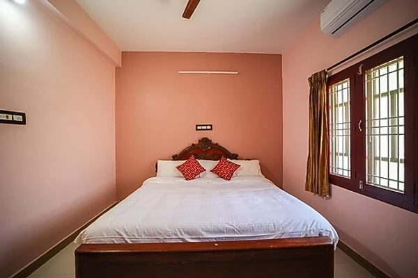 hotel with free parking in five falls road, courtallam - the pothigai palace