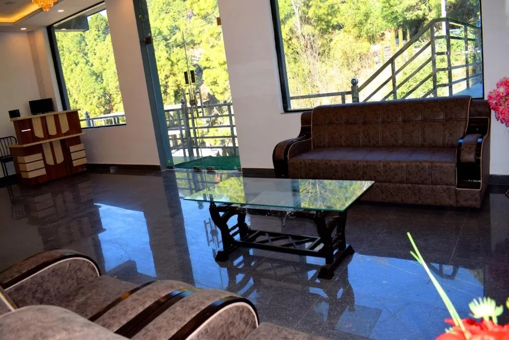 hotel near dalhousie airport - hotel breezewood wonders