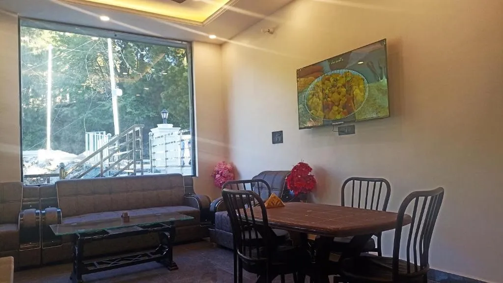 hotel with party hall in banikhet, dalhousie - hotel breezewood wonders