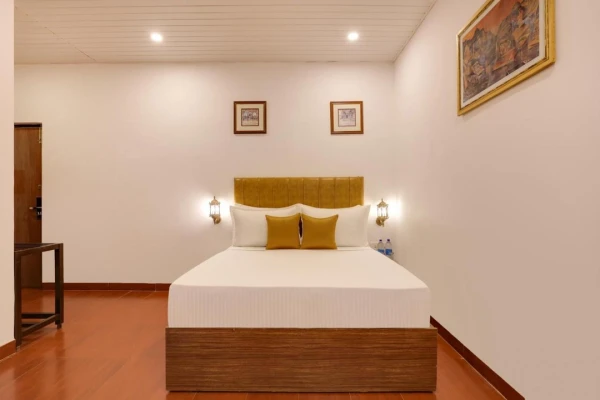 hotel with bar in jalgaon, dapoli - keys lite by lemon tree hotel dapoli