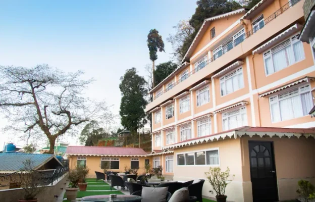 resort in the mall, darjeeling with jacuzzi - summit oakden resort & spa, darjeeling