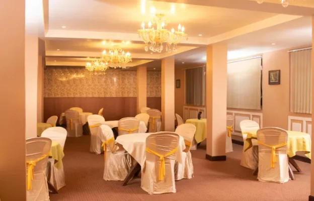 the mall, darjeeling resort booking - summit oakden resort & spa, darjeeling