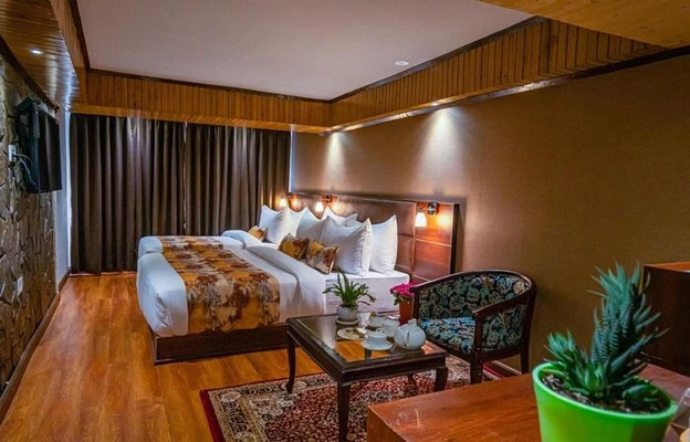Resort in chauk bazar, darjeeling - yashshree mall road darjeeling