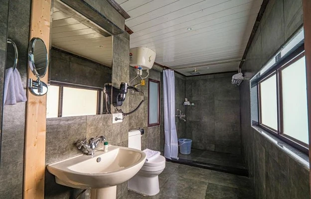 budget friendly resort in chauk bazar, darjeeling - yashshree mall road darjeeling