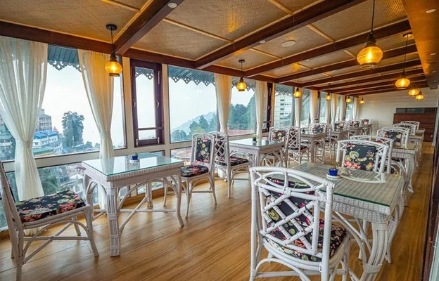 resort in chauk bazar, darjeeling with jacuzzi - yashshree mall road darjeeling