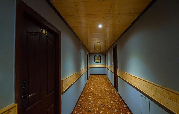 resort in chauk bazar, darjeeling with swimming pool - yashshree mall road darjeeling