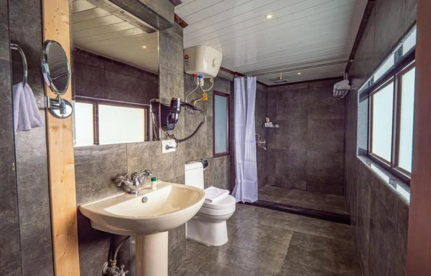 pet friendly resort in chauk bazar, darjeeling - yashshree mall road darjeeling