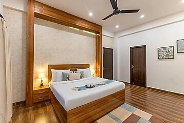 hotel in jakhan, dehradun for couples - alaya stays rahta villa 3 bhk with balcony & patio