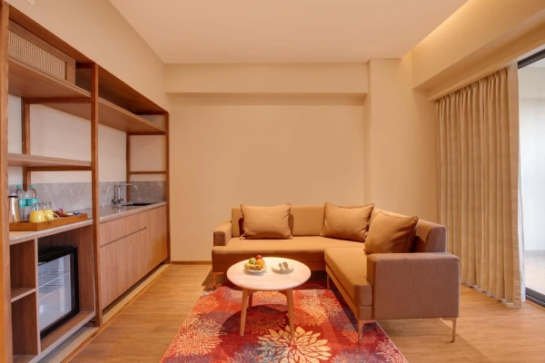 hotel with free parking in bhagwantpur, dehradun - lemon tree hotel mall of dehradun