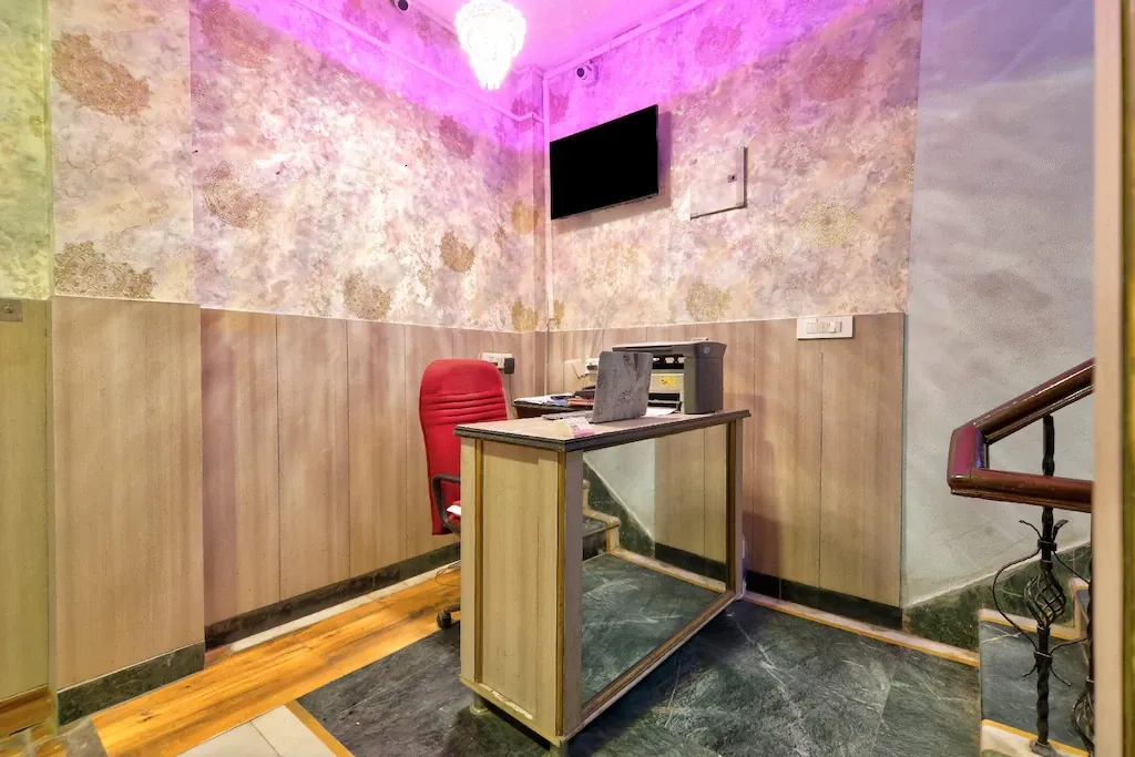 hotels for couple in airport hotel annexe delhi