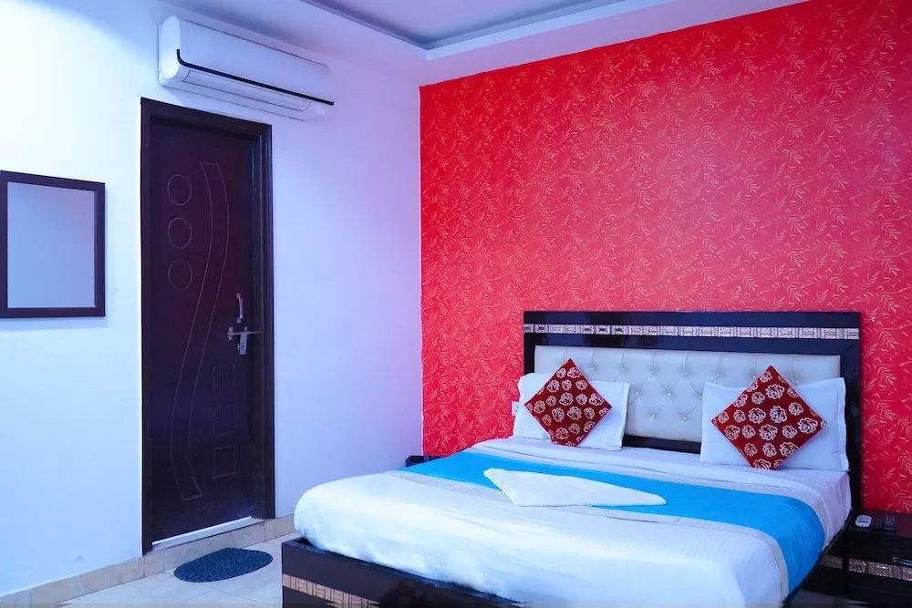 family hotel with pool in mahipalpur, delhi - airport hotel ashoka palace