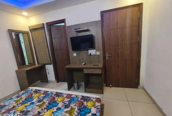 flexible hotel booking in airport park residency delhi