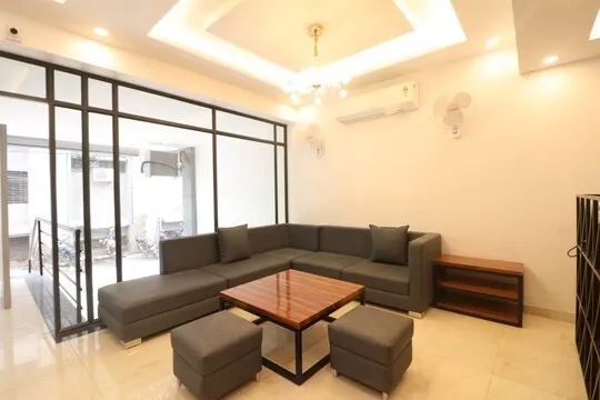 hotels for couple in airport the kings plaza delhi