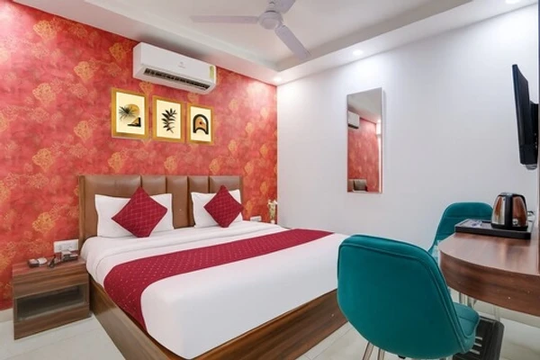 business travel hotels in airport the kings plaza delhi
