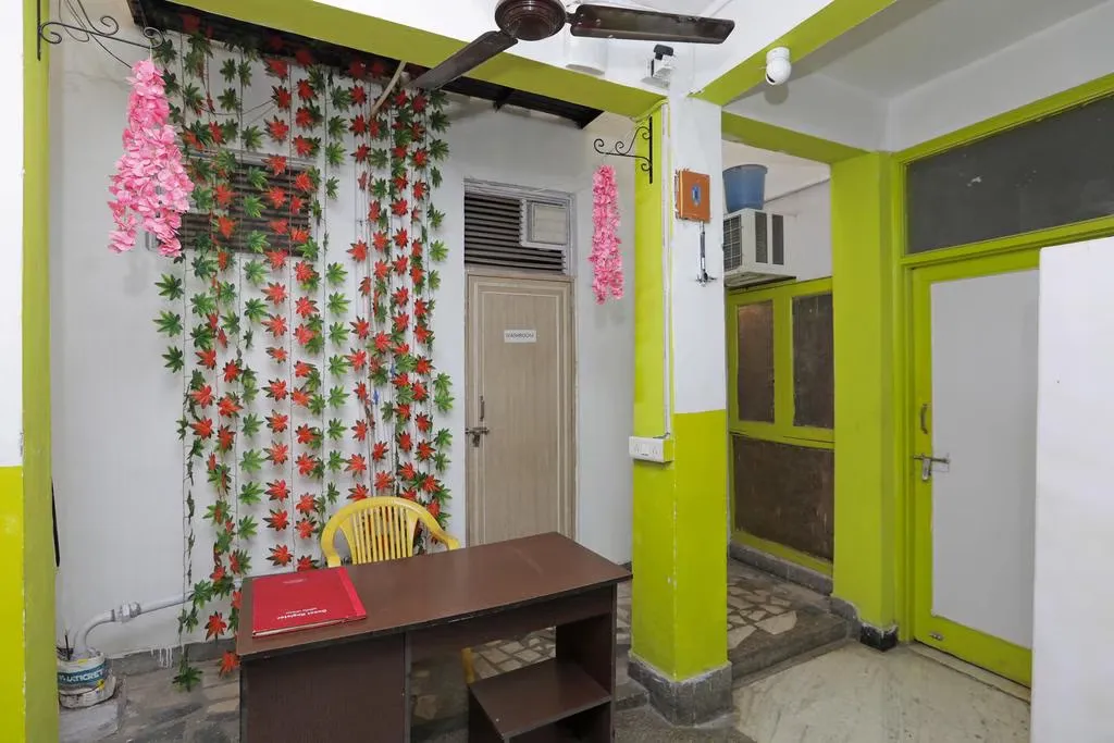 book hotels in anand villa one delhi