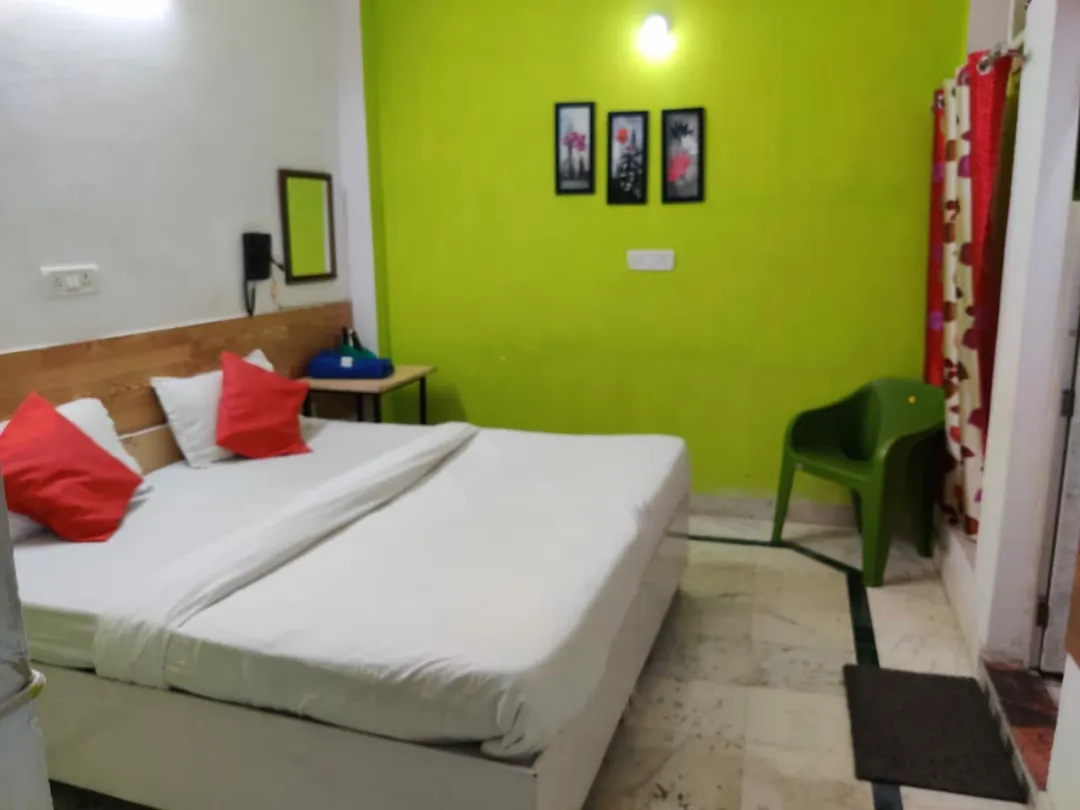 5 star hotels in anand villa one delhi