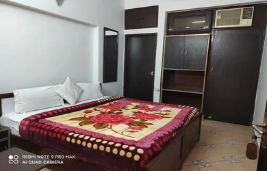 hotels for few hours in ashu villa guest house delhi
