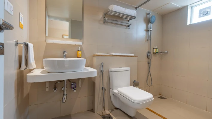 hotel in greater kailash, delhi for couples - bloom hotel m block gk2