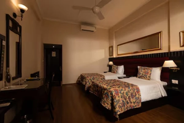 hotel with bar in chandni chowk, delhi - broadway an alivaa collection hotel