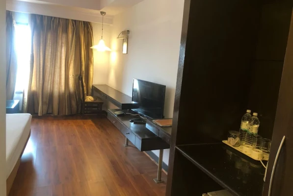 luxury hotel in centaur hotel new delhi airport delhi