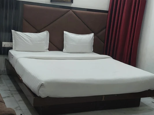 online room booking in east patel nagar, delhi - east inn