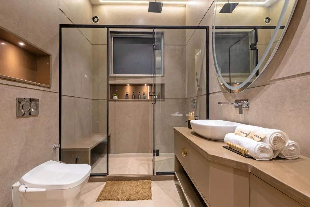 hotel with gym in palla, delhi - elivaas levante farms 5 bhk villa with pvt pool and garden