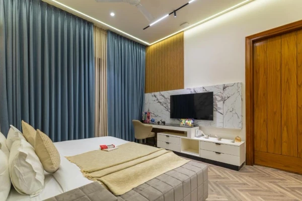 hotel with party hall in palla, delhi - elivaas levante farms 5 bhk villa with pvt pool and garden