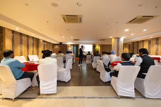 hotel with meeting room in greater kailash, delhi - foxoso the bmk hotel