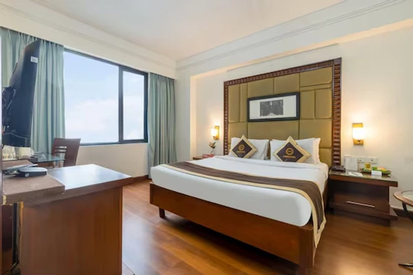 hotel with bar in greater kailash, delhi - foxoso the bmk hotel