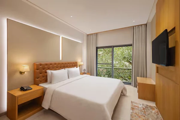 4 star hotels in ginger delhi chanakyapuri delhi