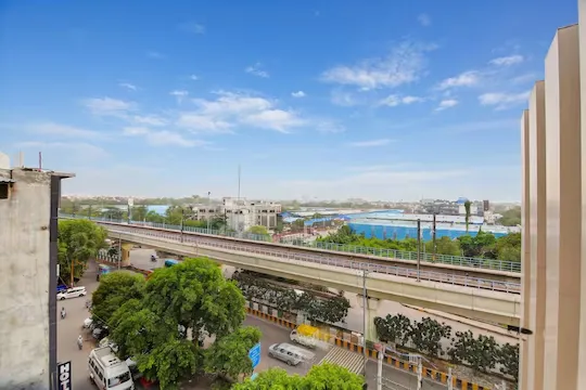 hotel stay in golden key - adarsh nagar near maxx & fortis hospital delhi