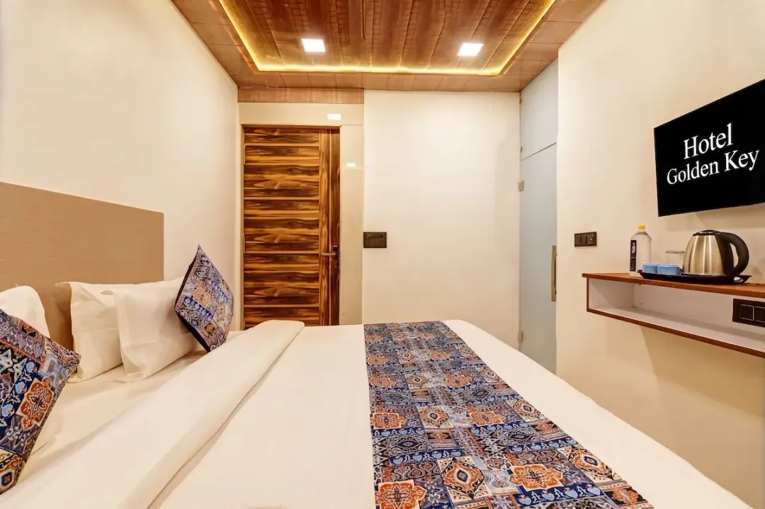 best cheap hotels in golden key - badli delhi