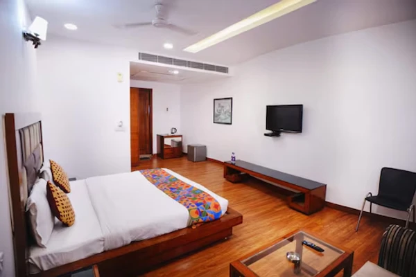 hotel near delhi airport - hari's court inns & hotels lajpat nagar