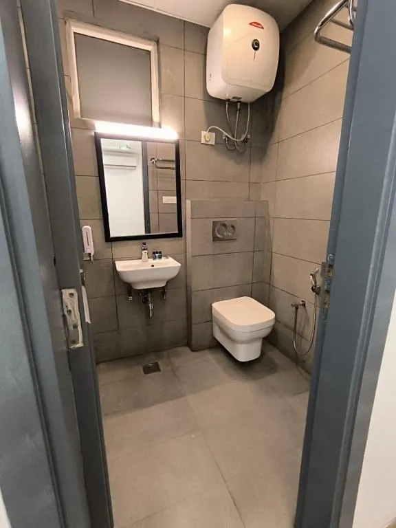 cheap hotels in hotel 7 star delhi