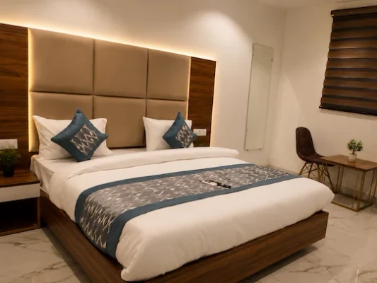 couple hotels in hotel a star gold near yashobhoomi delhi