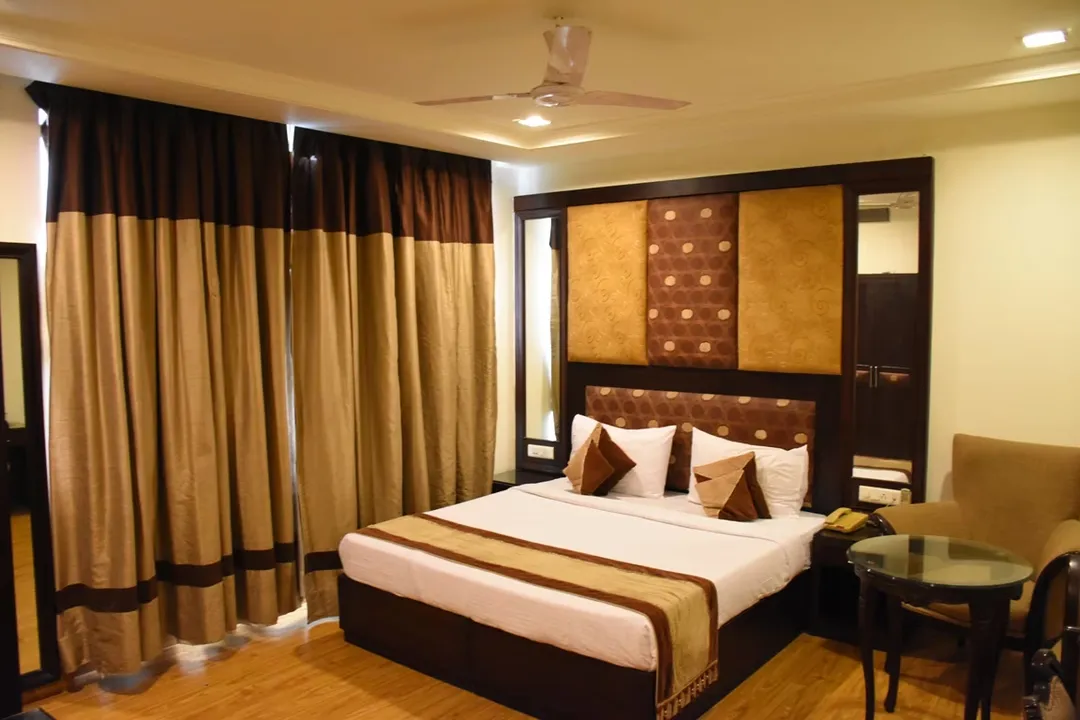business hotels in hotel aaron grand delhi