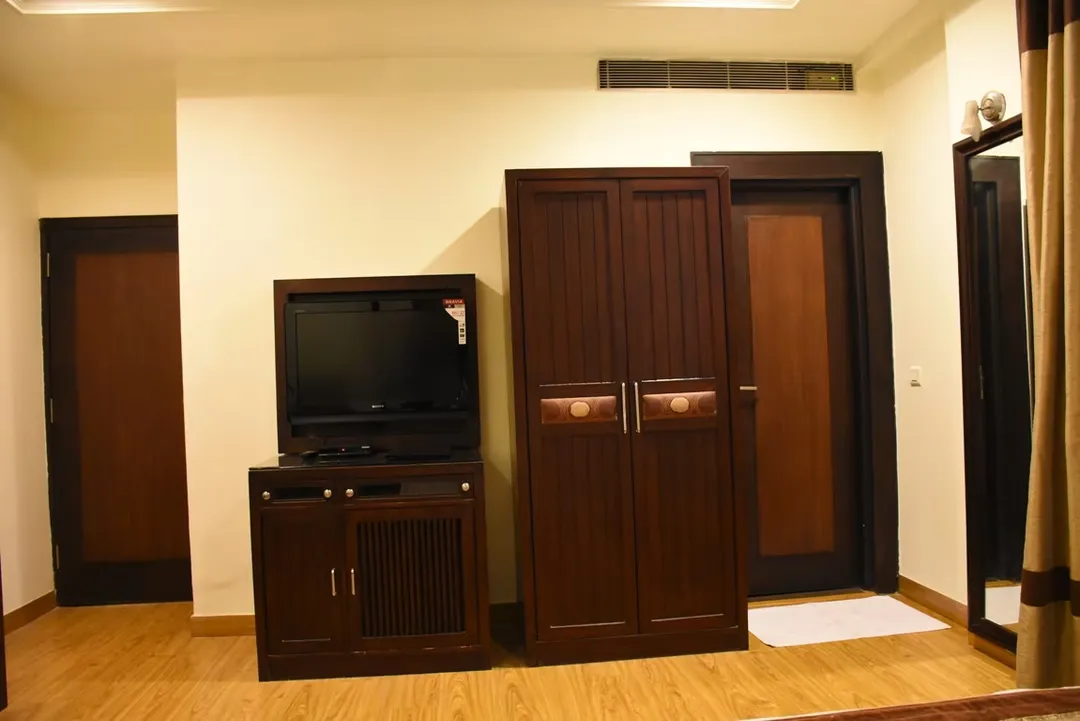 best day use hotels in hotel aaron grand delhi