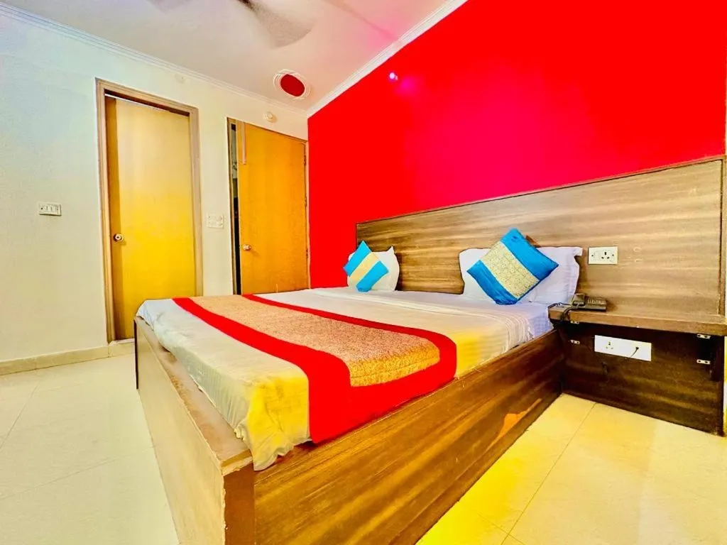 unmarried couple friendly hotels in hotel aero indus delhi