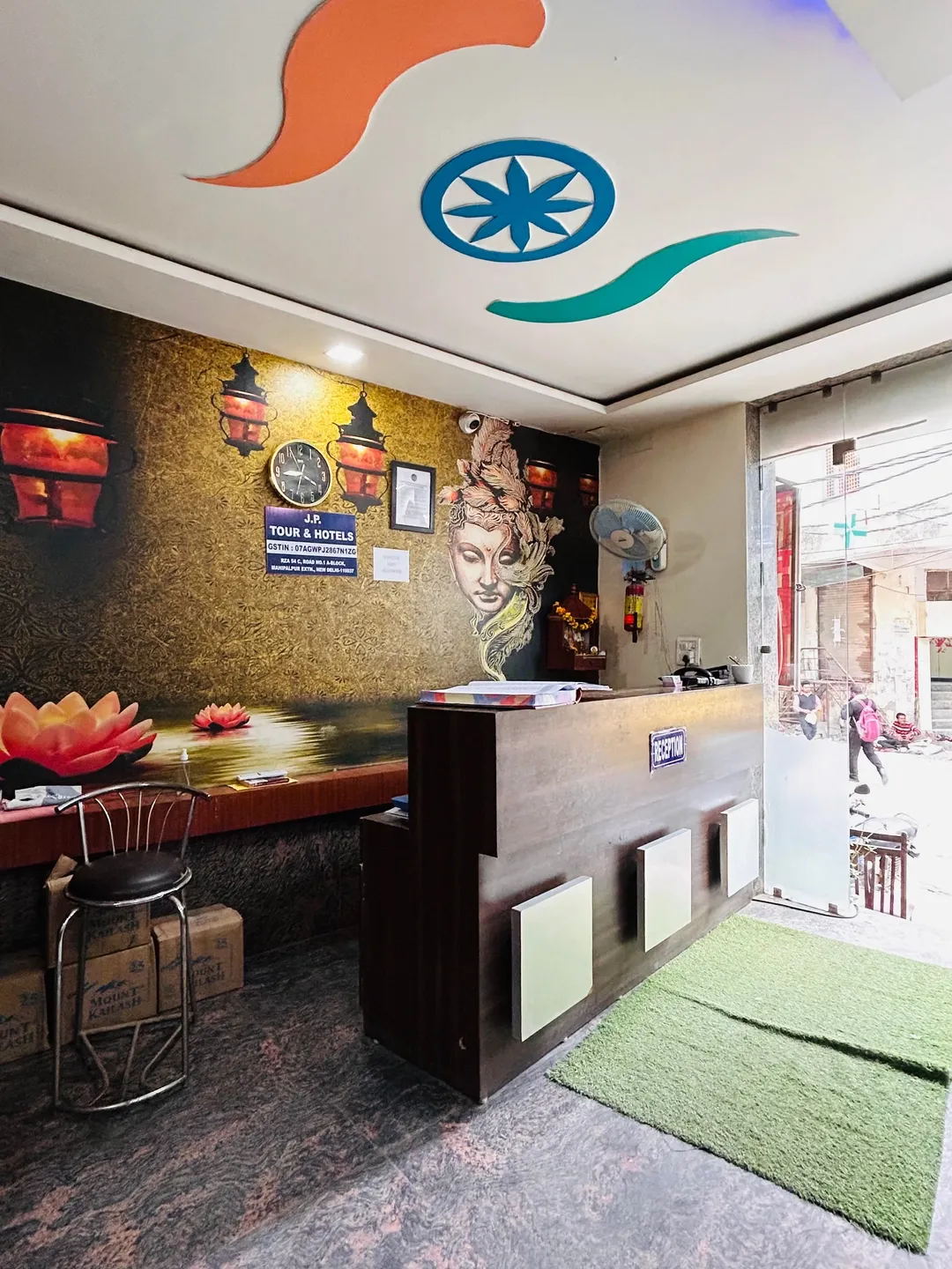 best luxury hotel in hotel aero indus delhi