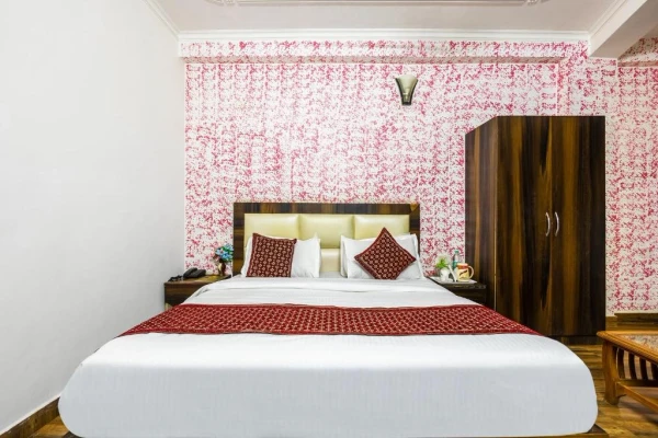 best luxury hotel in hotel airport sinon delhi